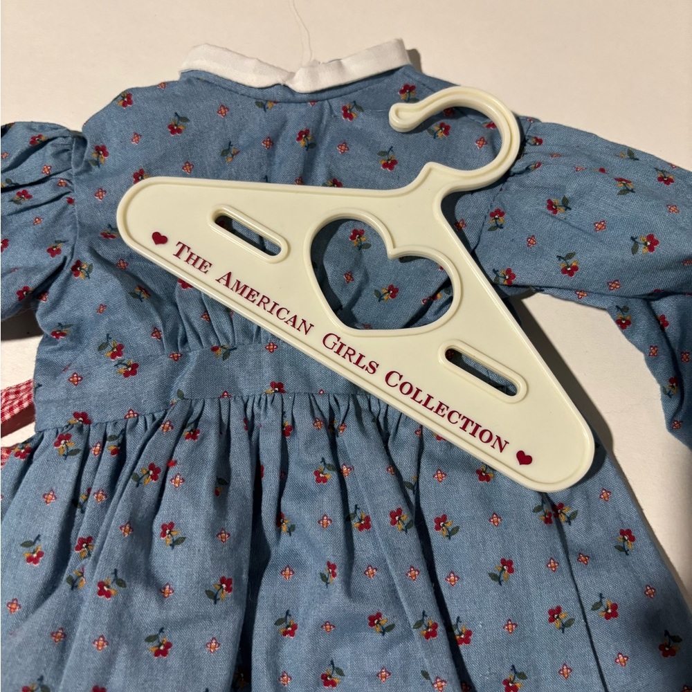 1986 vintage pleasant company Kirsten blue dress apron bonnet spoon accessories - Picture 5 of 5